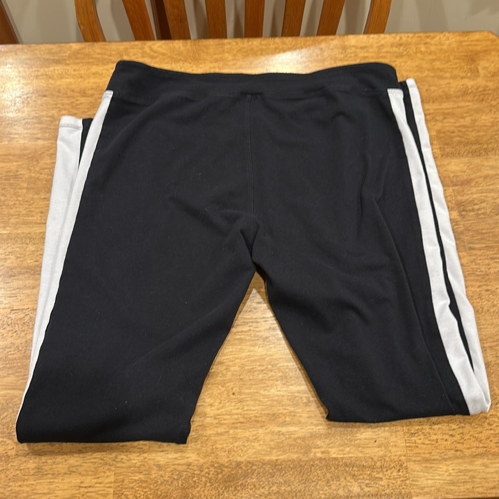 Aeropostale black leggings with a white stripe Size XL - Picture 2 of 2
